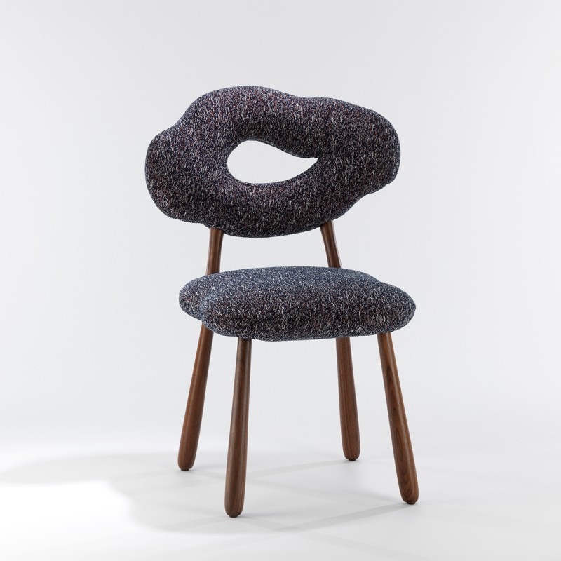 <a href="https://www.galeriegosserez.com/artistes/donnersberg-emma.html">Emma Donnersberg</a> - Cloud Chair Nimbus - Noyer/Amanda